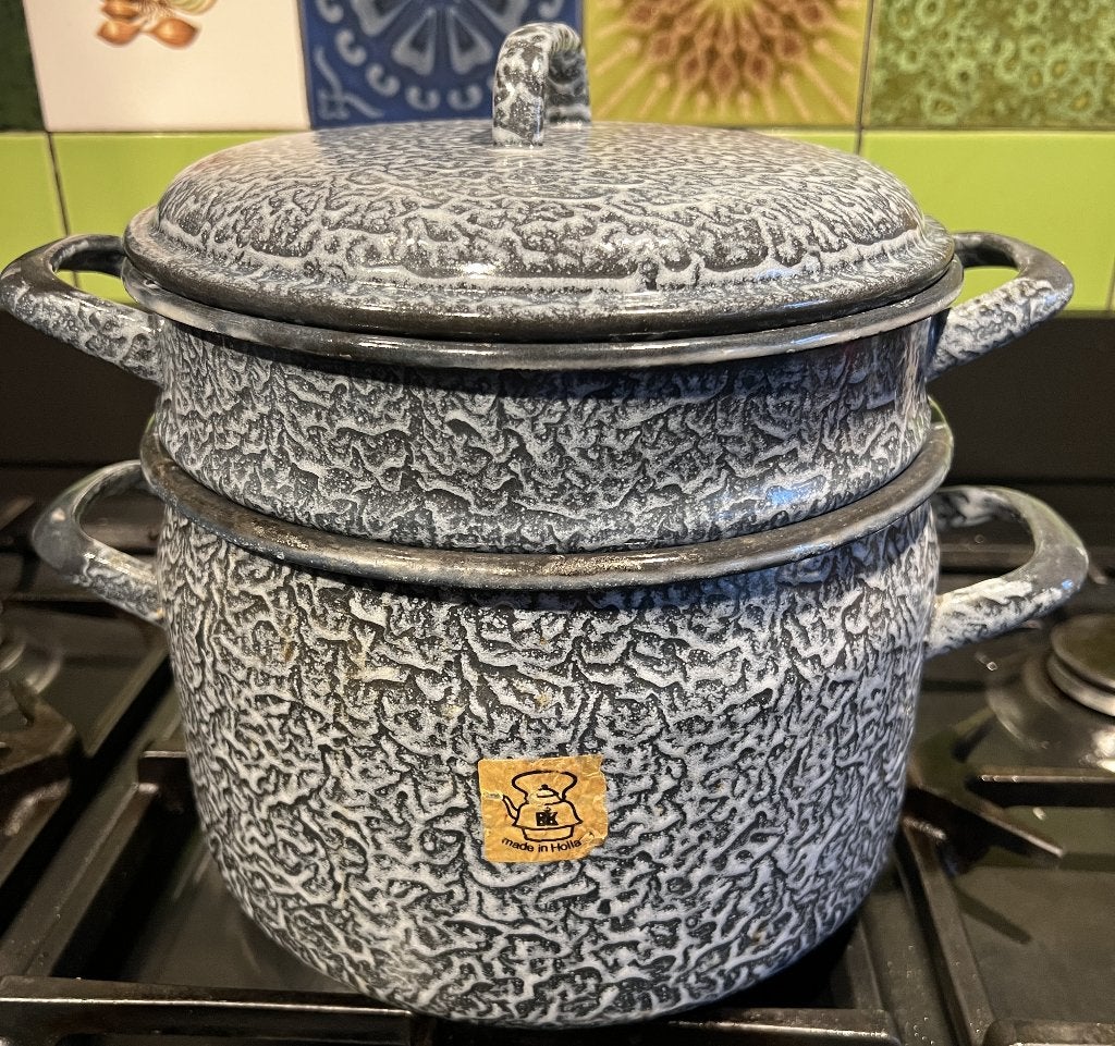 grijs gewolkte emaille stoomkoker rijstkoker  BK Ø24cm 5,5 L, Gietijzer, BK, Ophalen of Verzenden, Zo goed als nieuw