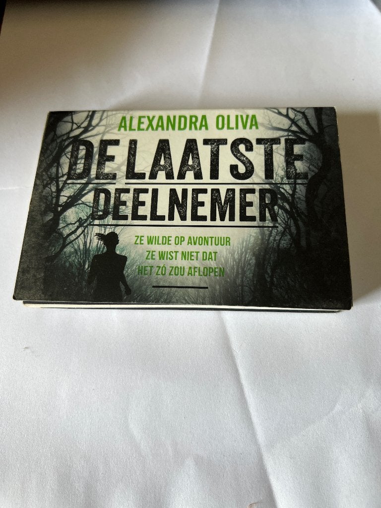 Alexandra Oliva – De Laatste Deelnemer Dwarsligger 425, Boeken, Fantasy, Zo goed als nieuw, Ophalen of Verzenden