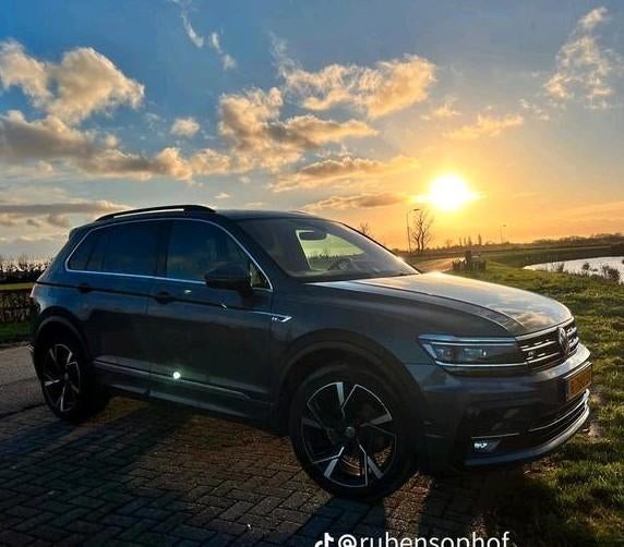 Volkswagen Tiguan 1.5 TSI met  Panoramadak 255 45 19  velgen, Stof, 4 cilinders, 75 €/maand, Handgeschakeld