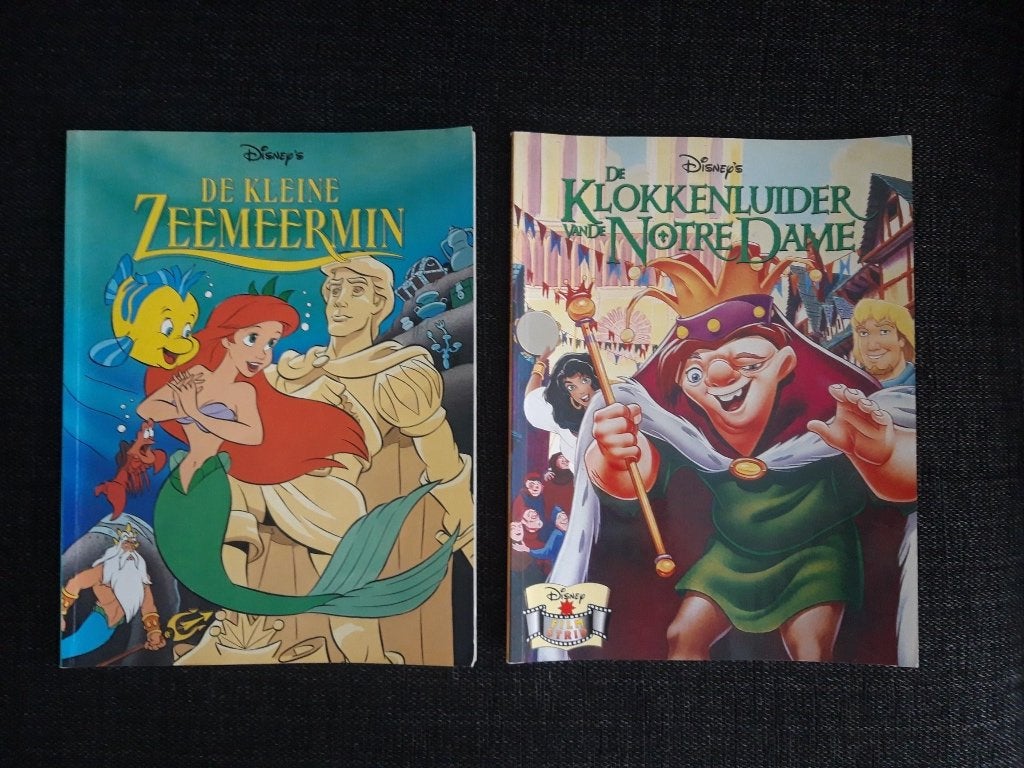 Filmstrips Klokkeluider vd Notre Dame/De Kleine Zeemeermin, Verzamelen, Disney, Ophalen of Verzenden, Overige figuren, Zo goed als nieuw