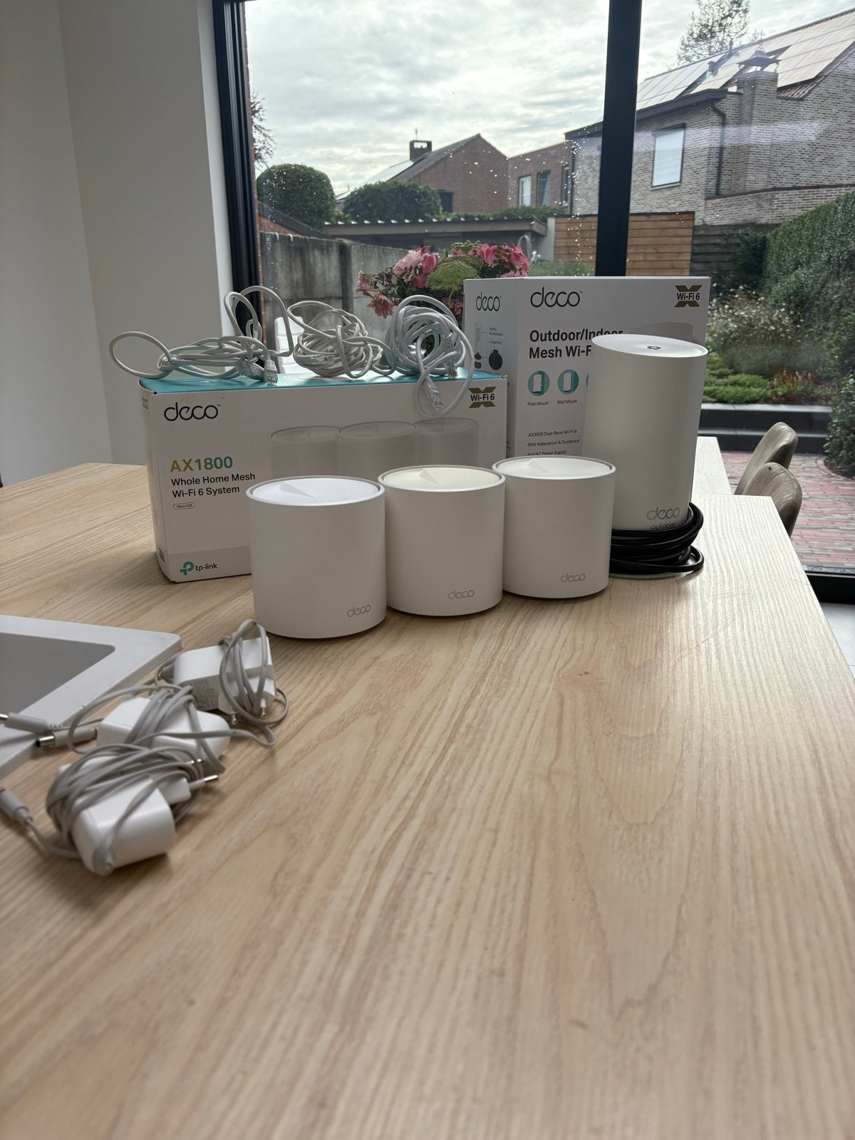 TP-Link Deco AX1800 Mesh Wi-Fi Systeem (3-pack) + Outdoor Un, Computers en Software, Routers en Modems, Ophalen of Verzenden, Zo goed als nieuw