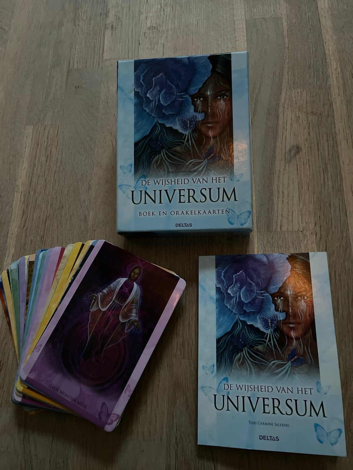 De Wijsheid van het Universum: Boek en Orakelkaarten, Ophalen of Verzenden, Zo goed als nieuw, Spiritualiteit algemeen, Achtergrond en Informatie