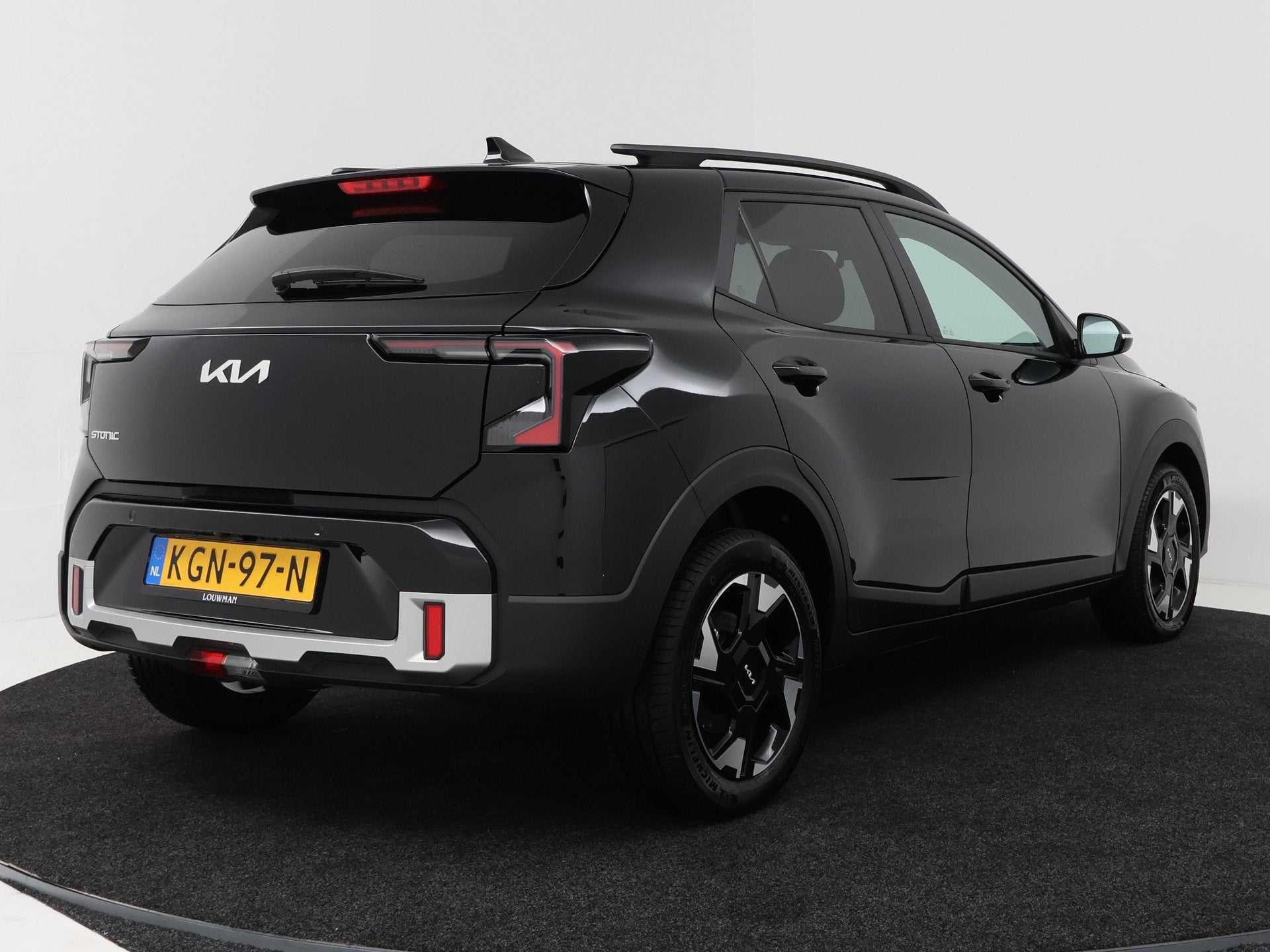 Kia Stonic 1.0 T-GDi MHEV ExecutiveLine | Company Car | 10 J, Auto's, Voorwielaandrijving, 12 maanden, 116 pk, Zwart