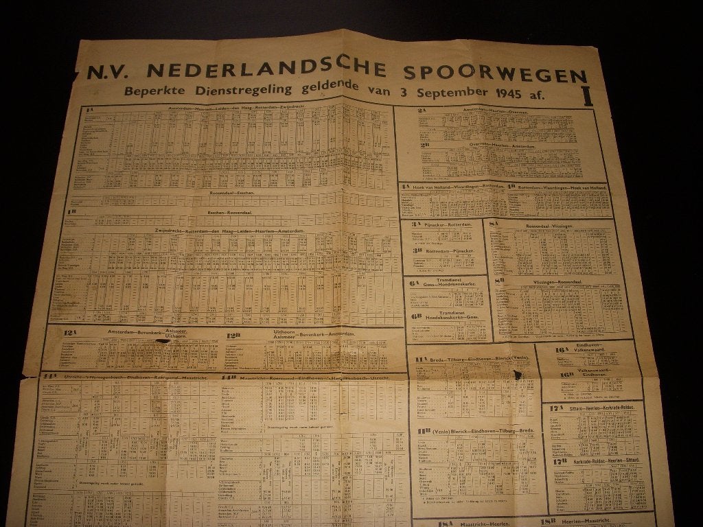 Beperkte dienstregeling Nederlandsch Spoorwegen 1945, Ophalen of Verzenden, Gebruikt, Trein, Overige typen