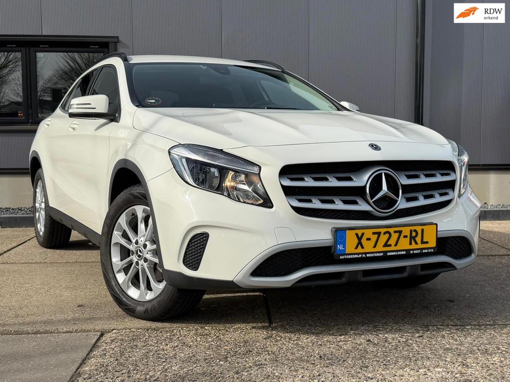 Mercedes-Benz GLA-klasse 200 Premium Plus super nette auto, Auto's, Mercedes-Benz, Bedrijf, Te koop, GLA, 360° camera, ABS, Airbags