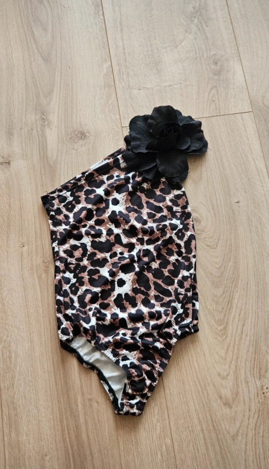 Leopard print badpak met bloem - Maat 110/116, Ophalen