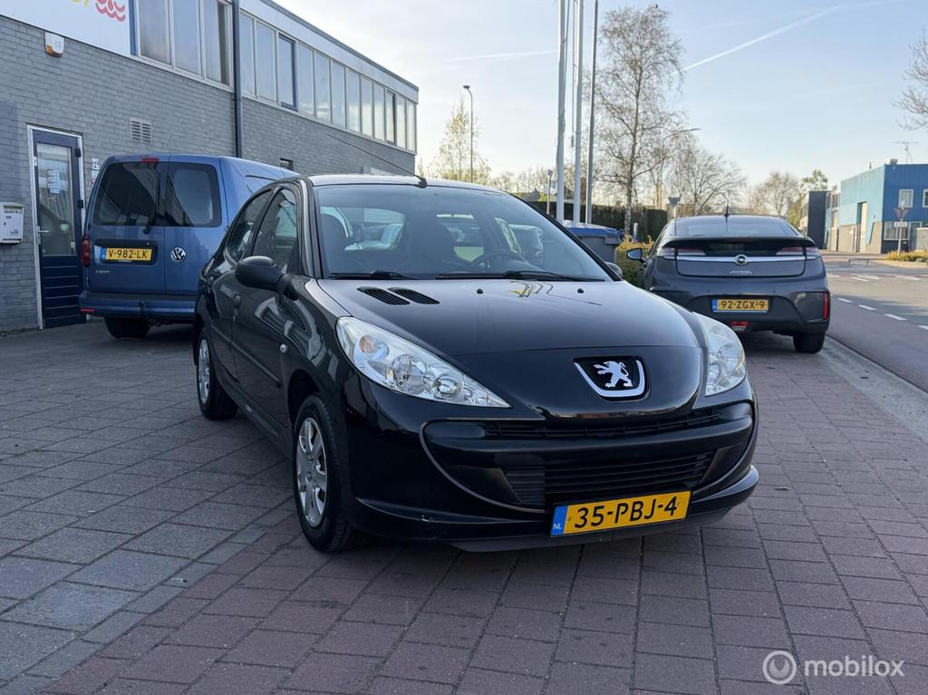 Peugeot 206 + 1.1 XR apk 20-04-2027, Voorwielaandrijving, Gebruikt, 4 cilinders, 60 pk