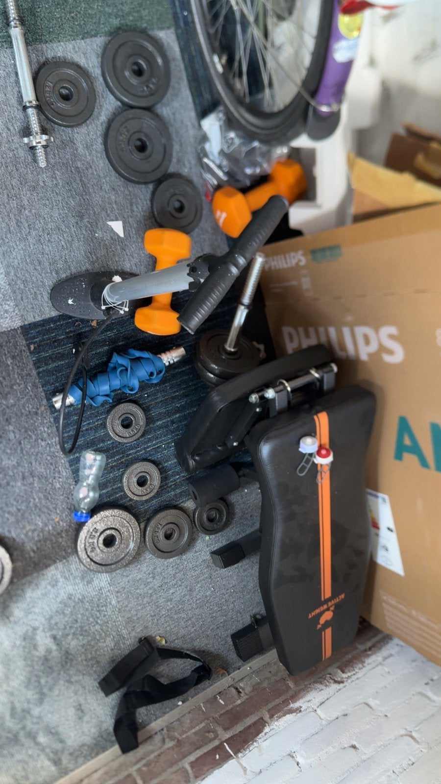 Verstelbaar dumbells (tot 15 kg ) en bench ( kan tot 300 kg), Ophalen of Verzenden, Zo goed als nieuw, Krachtstation