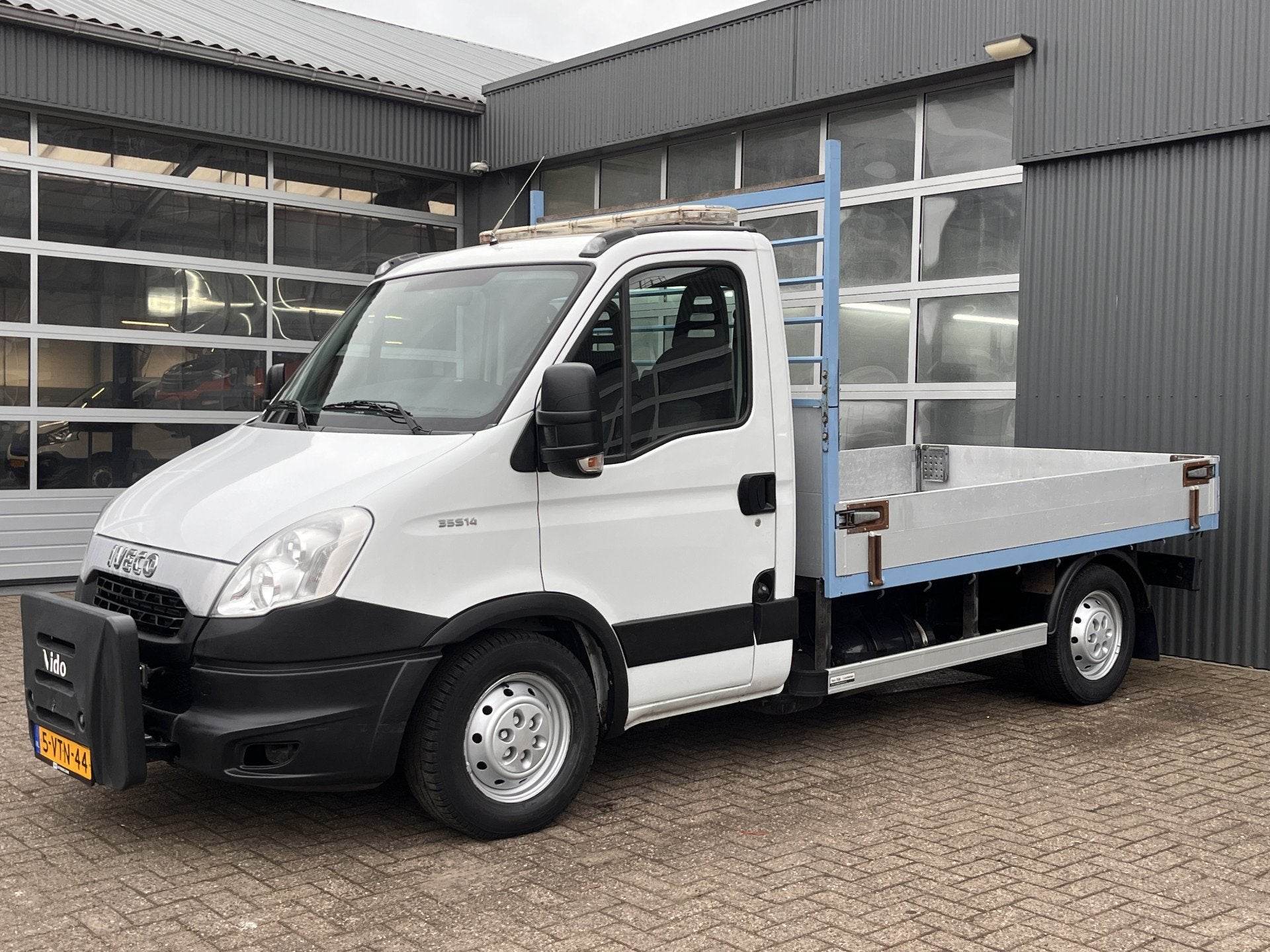 Iveco Daily 35S14G 345 CNG Aardgas ( natural Gas ) benzine P, Auto's, Bestelauto's, Euro 5, Gebruikt, Zwart, 4 cilinders