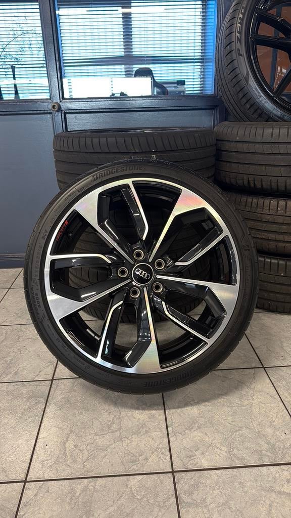 Originele set Audi A3 8Y EDGE Zomer ☀️ wielen 19 inch velgen, Auto-onderdelen, Banden en Velgen, Gebruikt, Banden en Velgen, 235 mm