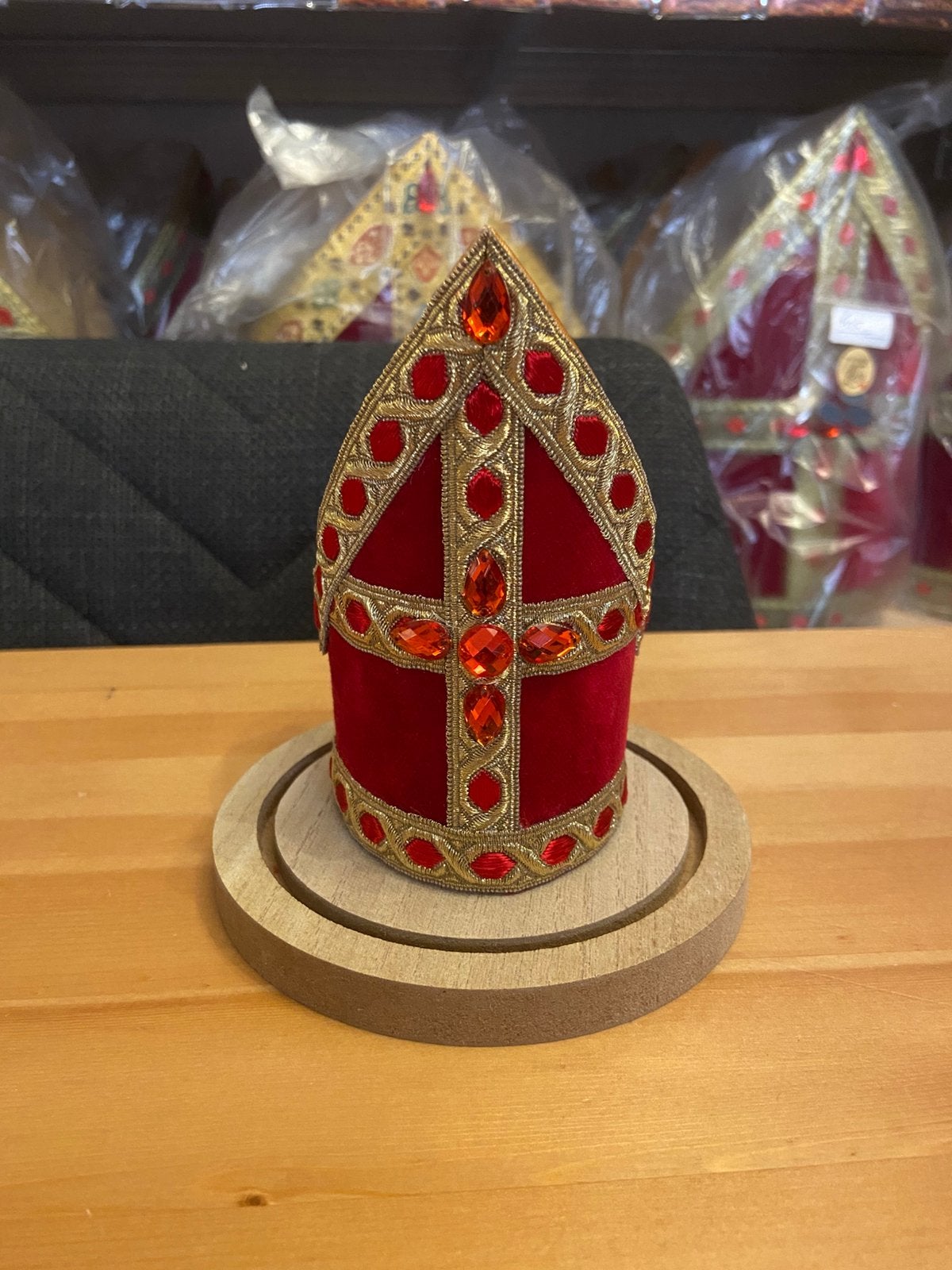 Sinterklaas Bram mini-mijter – in stolp, Diversen, Ophalen of Verzenden, Nieuw