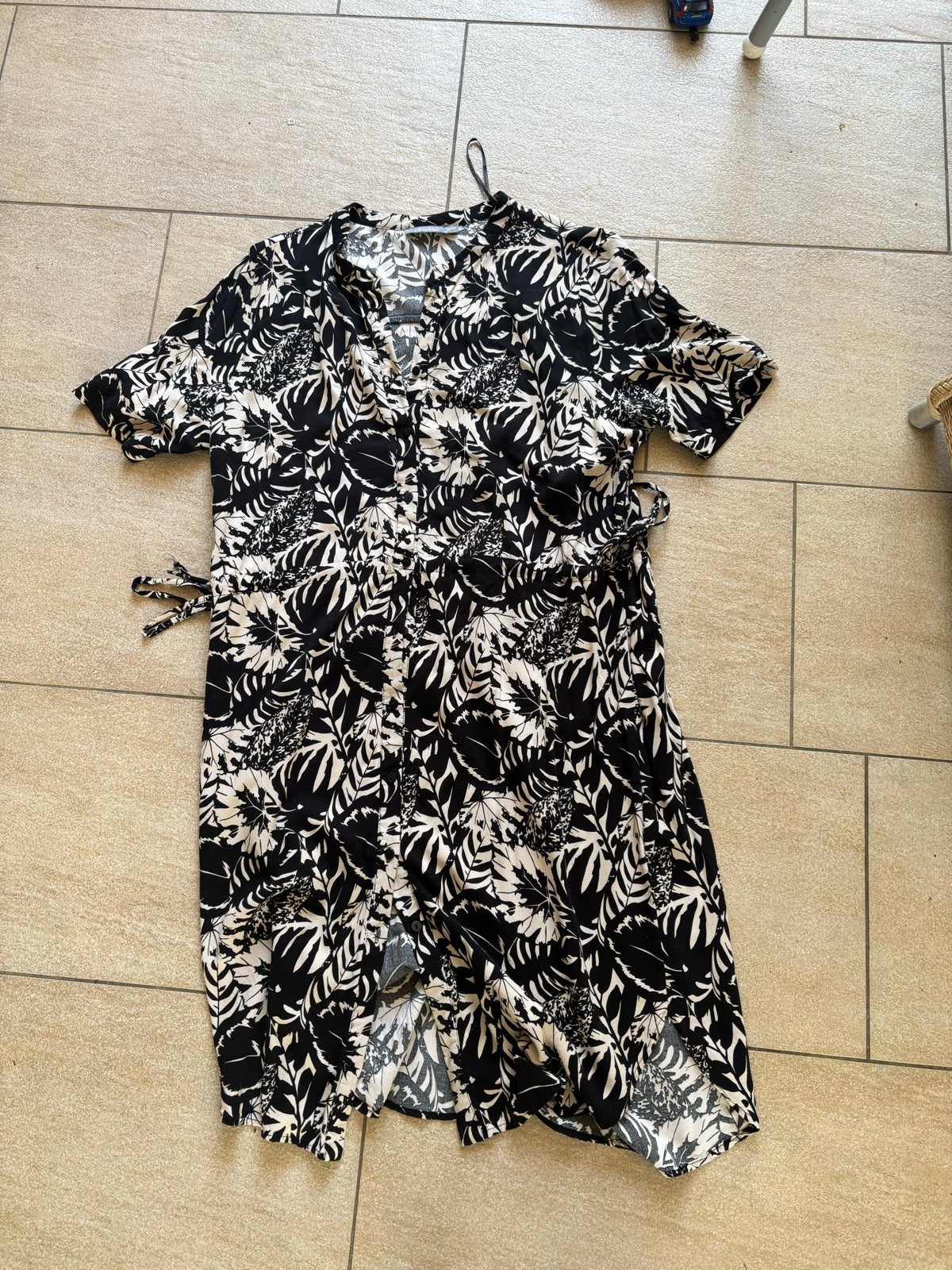 Geisha Zwart-wit Blousejurk met Bladprint - Maat 2XL/44, Kleding | Dames, Zwart, Maat 42/44 (L), Ophalen of Verzenden, Zo goed als nieuw