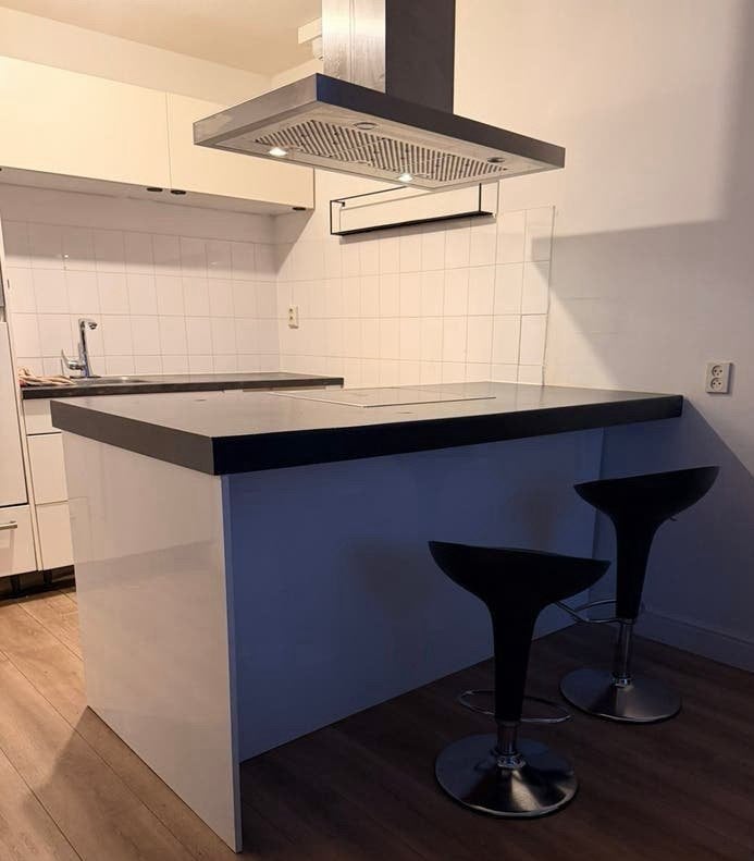 Kookeiland/Keuken hoogglans met Siemens apparatuur, Huis en Inrichting, Ophalen, Gebruikt, Wit, Hout