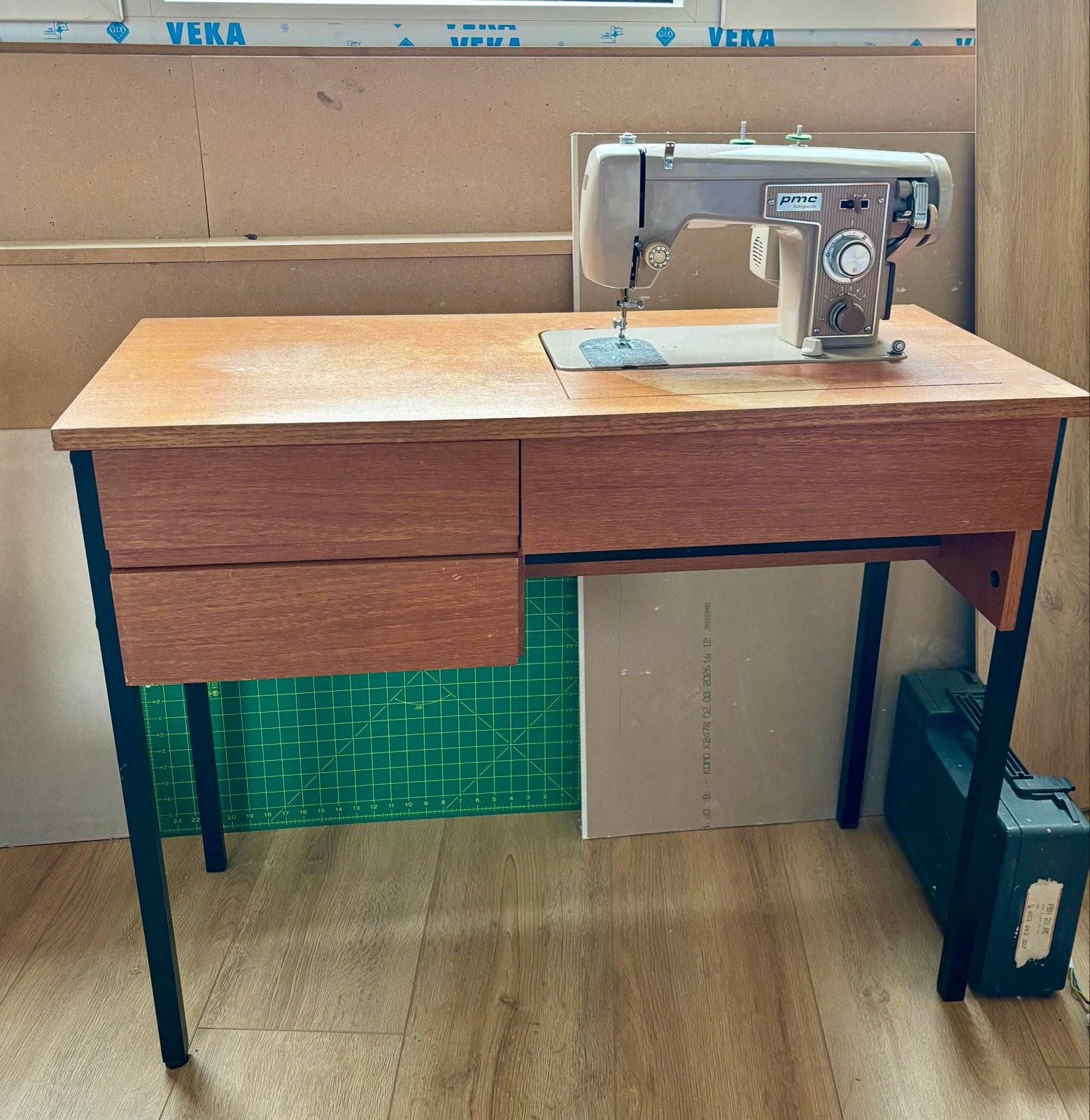 Vintage Naaimachine met Meubel - PMC jaren ‘60, Ophalen, Gebruikt, Naaimachine, Overige merken