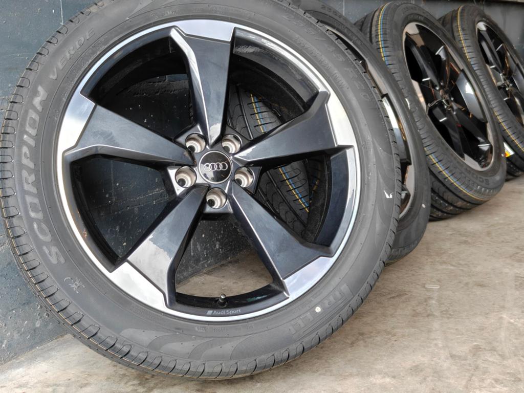 20 Inch Originele Audi Q5 Zomerset Pirelli Nieuw