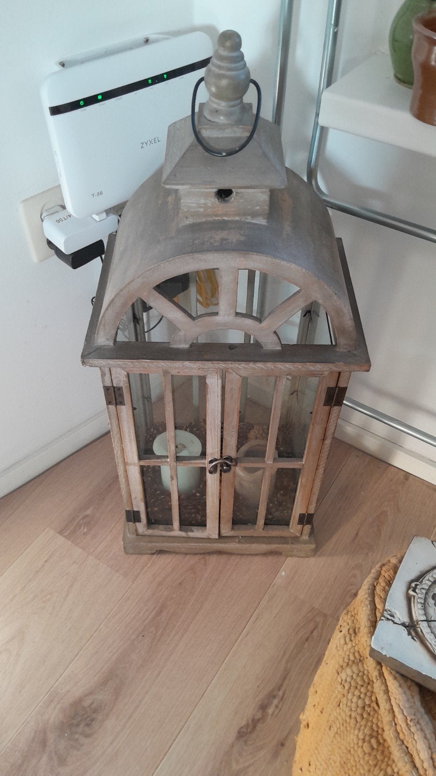 Houten lantaarn met glazen panelen, Ophalen, 48 cm