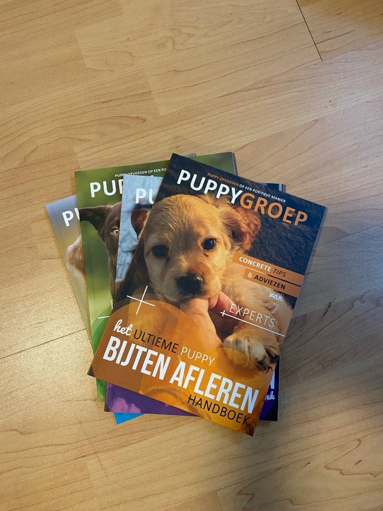 Handboeken Puppygroep opvoeding, Honden, De Puppy Groep, Ophalen of Verzenden, Zo goed als nieuw