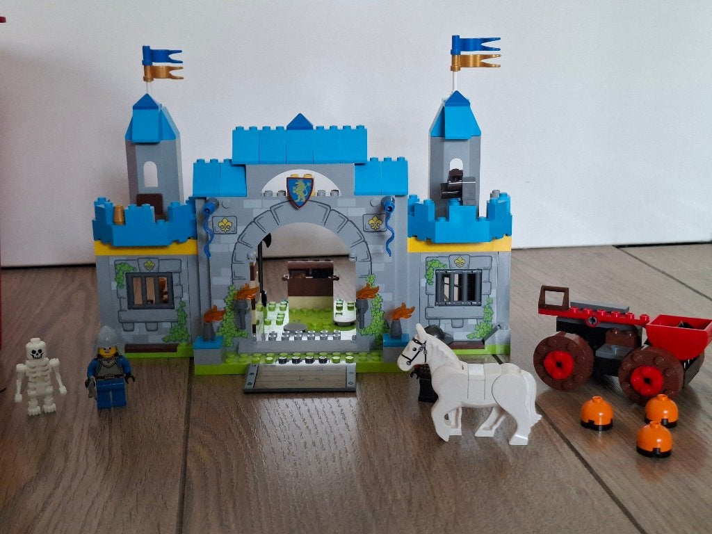 Lego juniors ridderburcht - 10676, Overige thema's, Lego, Ophalen of Verzenden, Zo goed als nieuw