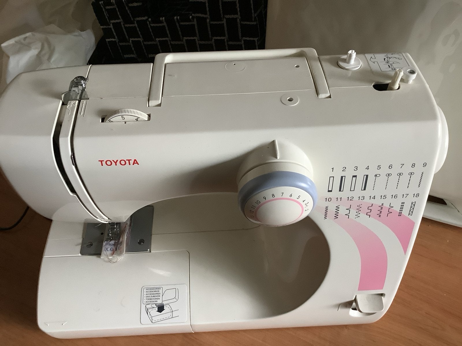 Toyota RS2000 STF Naaimachine - Zo goed als nieuw, Hobby en Vrije tijd, Ophalen of Verzenden, Zo goed als nieuw, Naaimachine, Overige merken