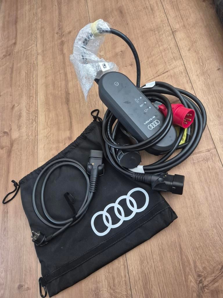 Audi e-tron elektrische auto oplader met tas, Ophalen of Verzenden, Laadkabel