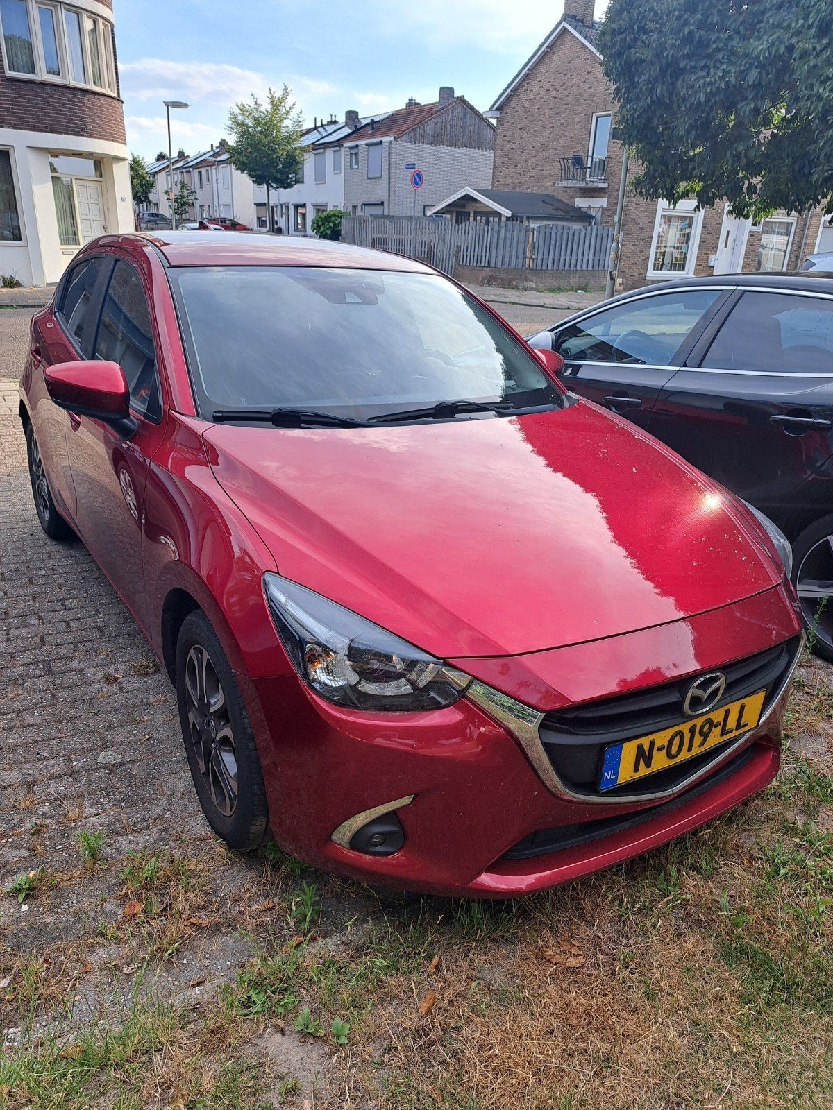 Mazda 2 1.5 Skyactiv-g 90PK AUT 2019 Rood, Voorwielaandrijving, 40 €/maand, Euro 6, Handgeschakeld