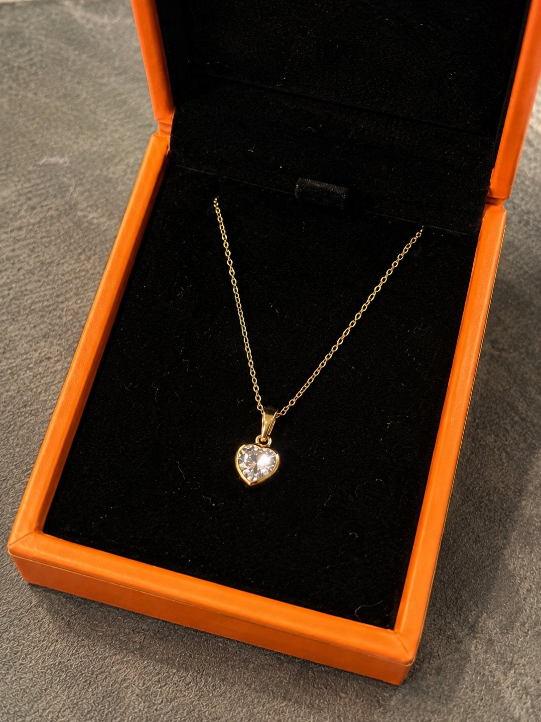 Prachtige 18k gouden ketting met zirkonia steen, Ophalen of Verzenden, Gebruikt, Goud, Met kristal