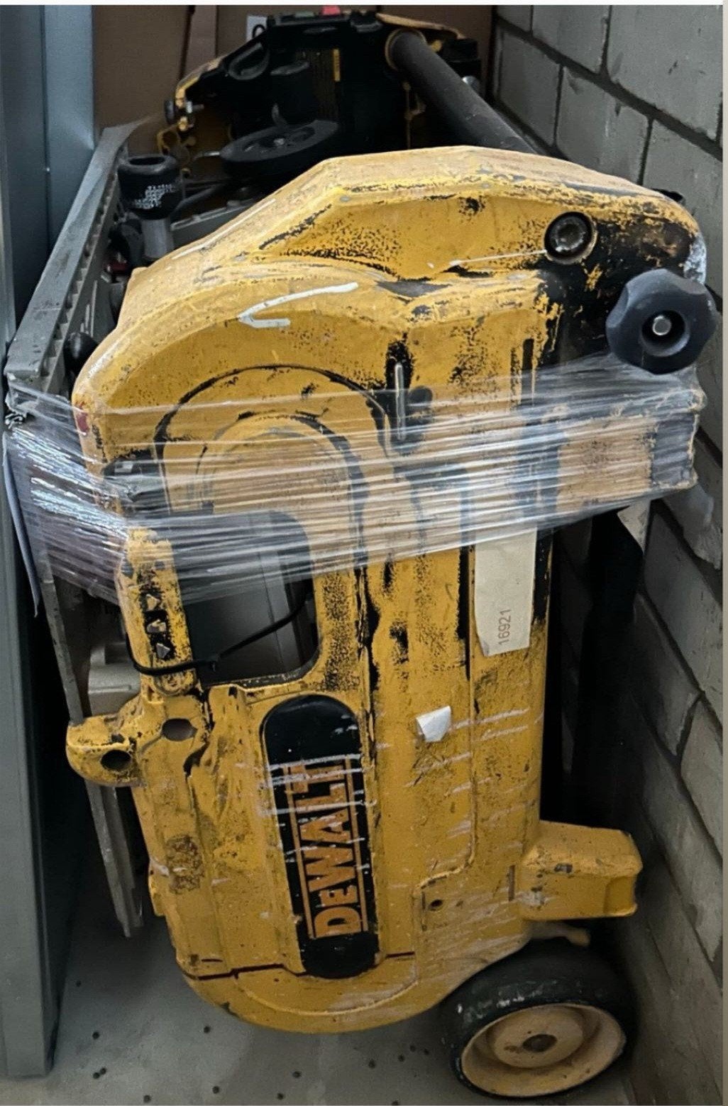 DeWalt D27107XPS-QS Tafel-Afkortzaagmachine, Gebruikt, DeWalt, 70 mm of meer, Ophalen of Verzenden