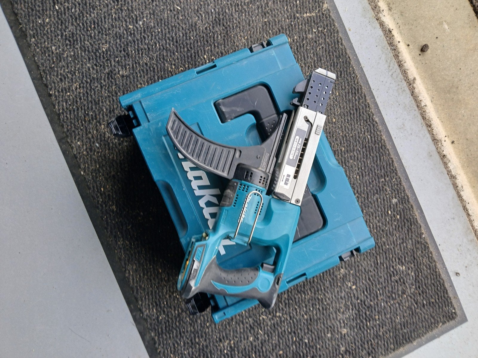 Makita DFR 550 ZJ schroefbandmachine., Ophalen, Zo goed als nieuw