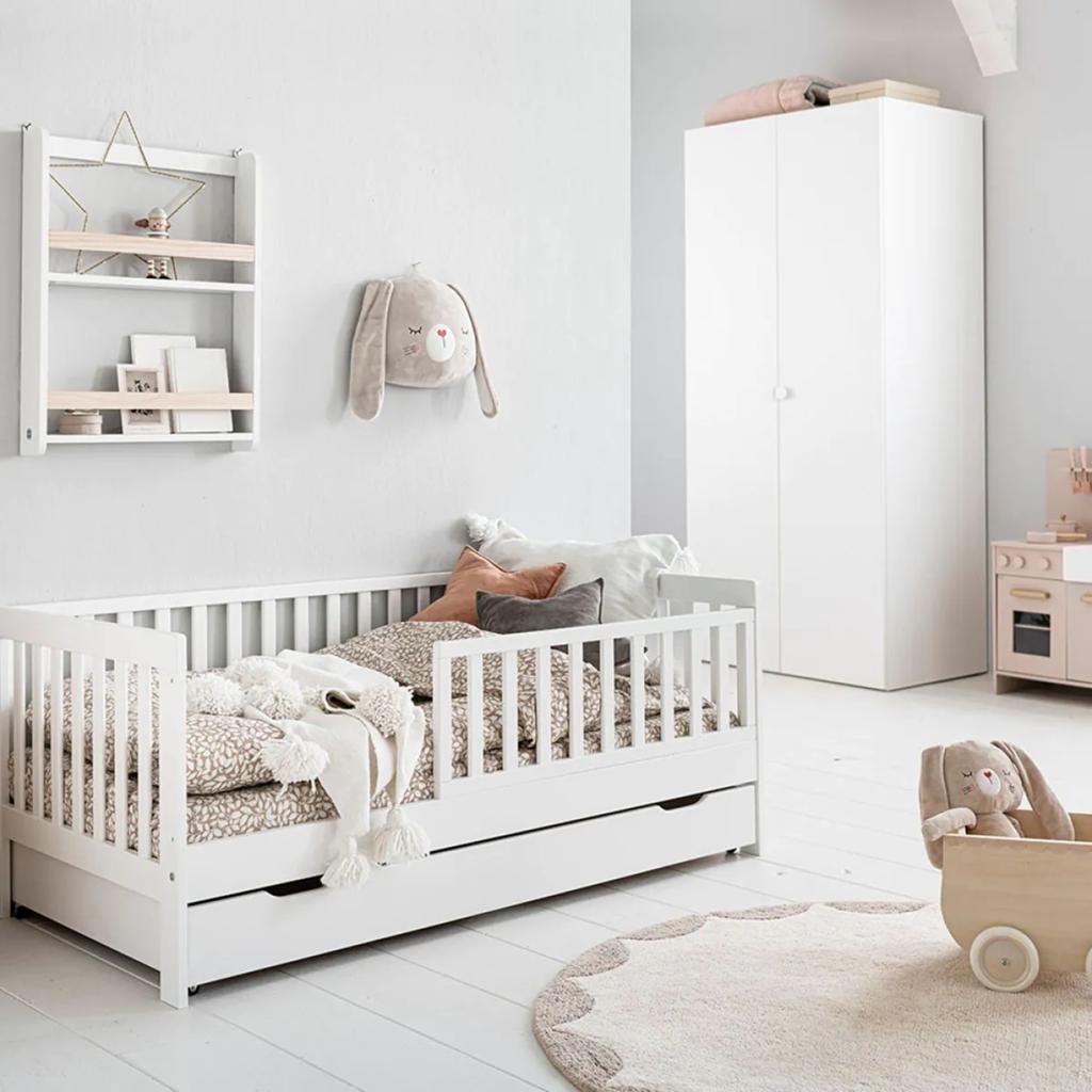 Petit Amelie Peuterbed «PLUME» 140X70 Wit, Kinderen en Baby's, Kinderkamer | Bedden, Ophalen, 70 tot 85 cm, 140 tot 160 cm, Zo goed als nieuw
