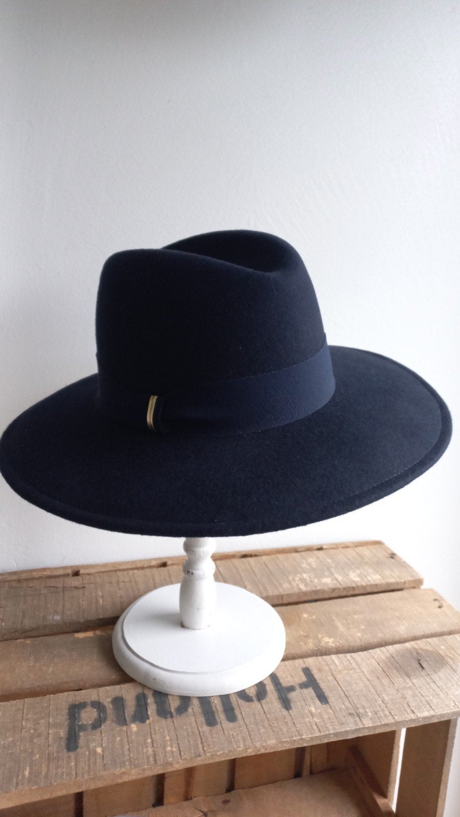 Mooie donkerblauwe dameshoed, Kleding | Dames, Ophalen of Verzenden, Nieuw