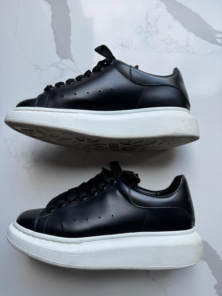 Alexander McQueen Sneakers - Zwart, Maat 36, Ophalen of Verzenden, Gedragen, Zwart, Sneakers of Gympen