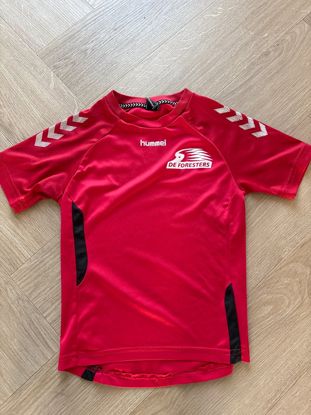 Hummel De Foresters voetbalshirt - Maat 128, Kinderen en Baby's, Ophalen of Verzenden, Zo goed als nieuw, Jongen of Meisje