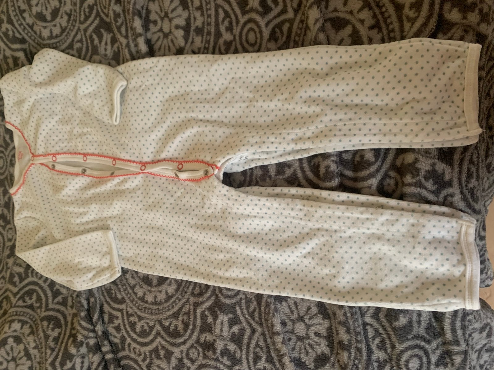 Hema Baby Pyjama/ Wit met Stipjes Maat 86/92, Ophalen of Verzenden, Zo goed als nieuw, Jongetje of Meisje, Nacht- of Onderkleding