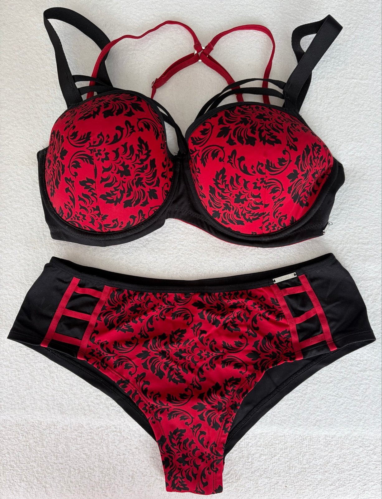 Sapph Lingerie Setje - Rood met Zwart Patroon 75F /M, Ophalen of Verzenden, Rood, Setje