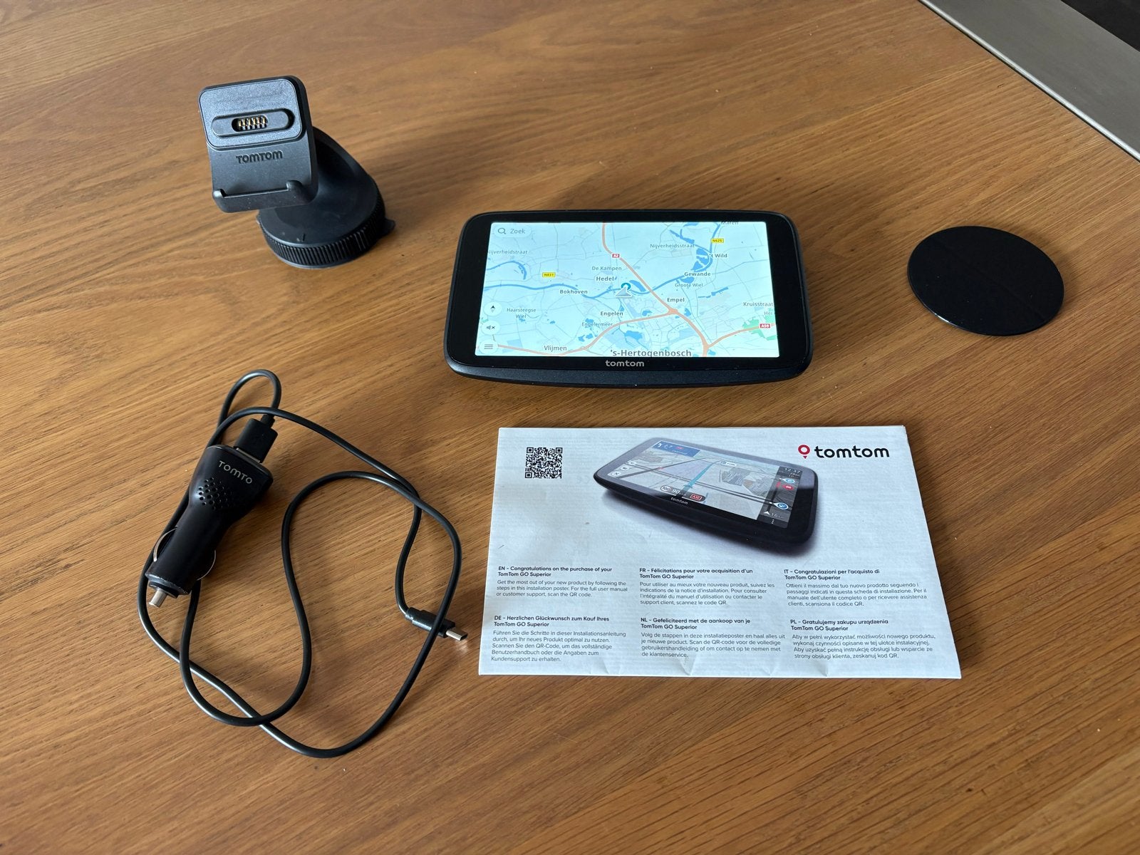 TomTom GO Superior Navigatiesysteem met accessoires, Auto diversen, Autonavigatie, Ophalen of Verzenden, Zo goed als nieuw