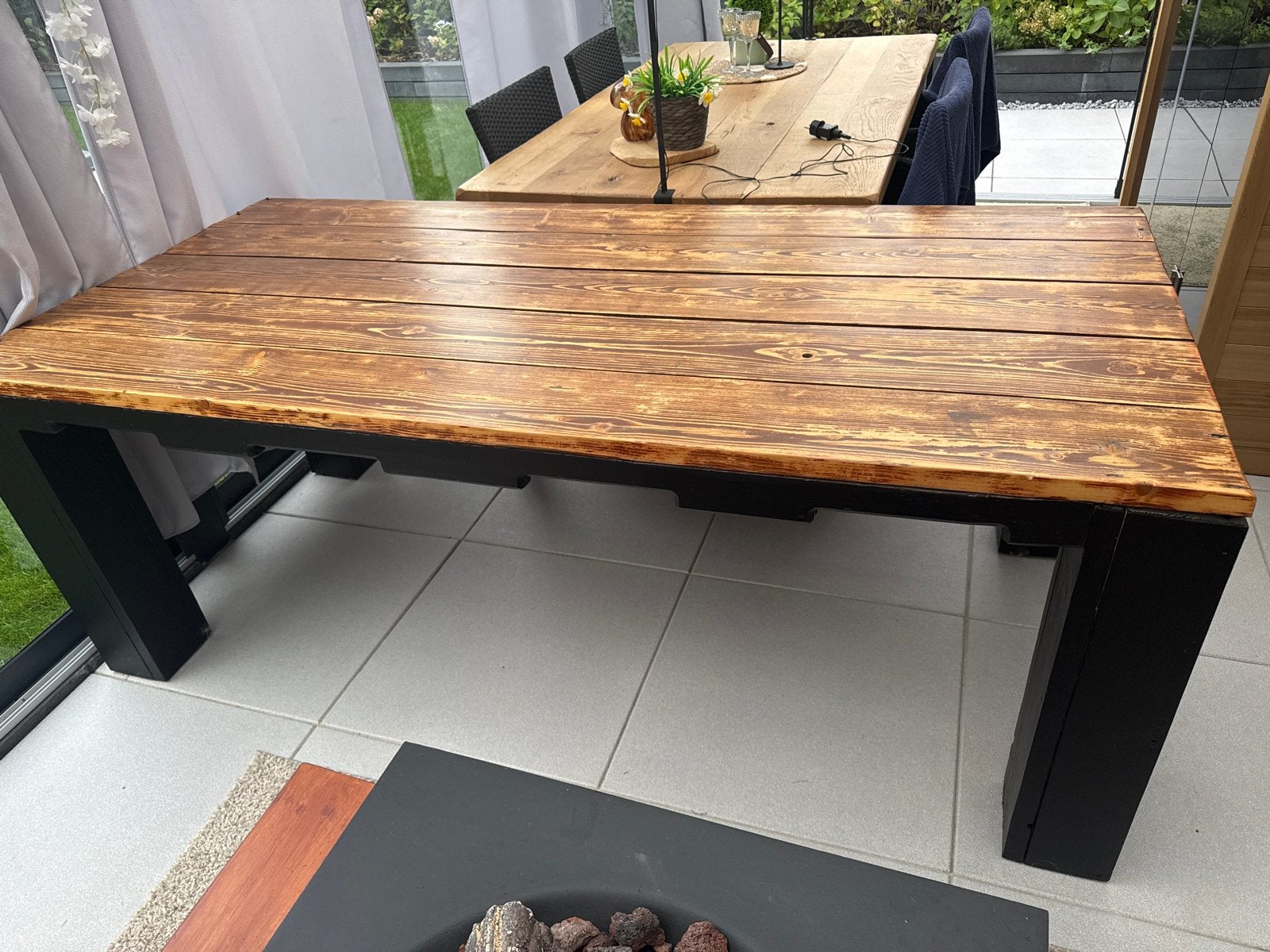 Unieke steigerhouten eettafel met zwart gelakte poten, Huis en Inrichting, Tafels | Eettafels, Ophalen, 50 tot 100 cm, Zo goed als nieuw