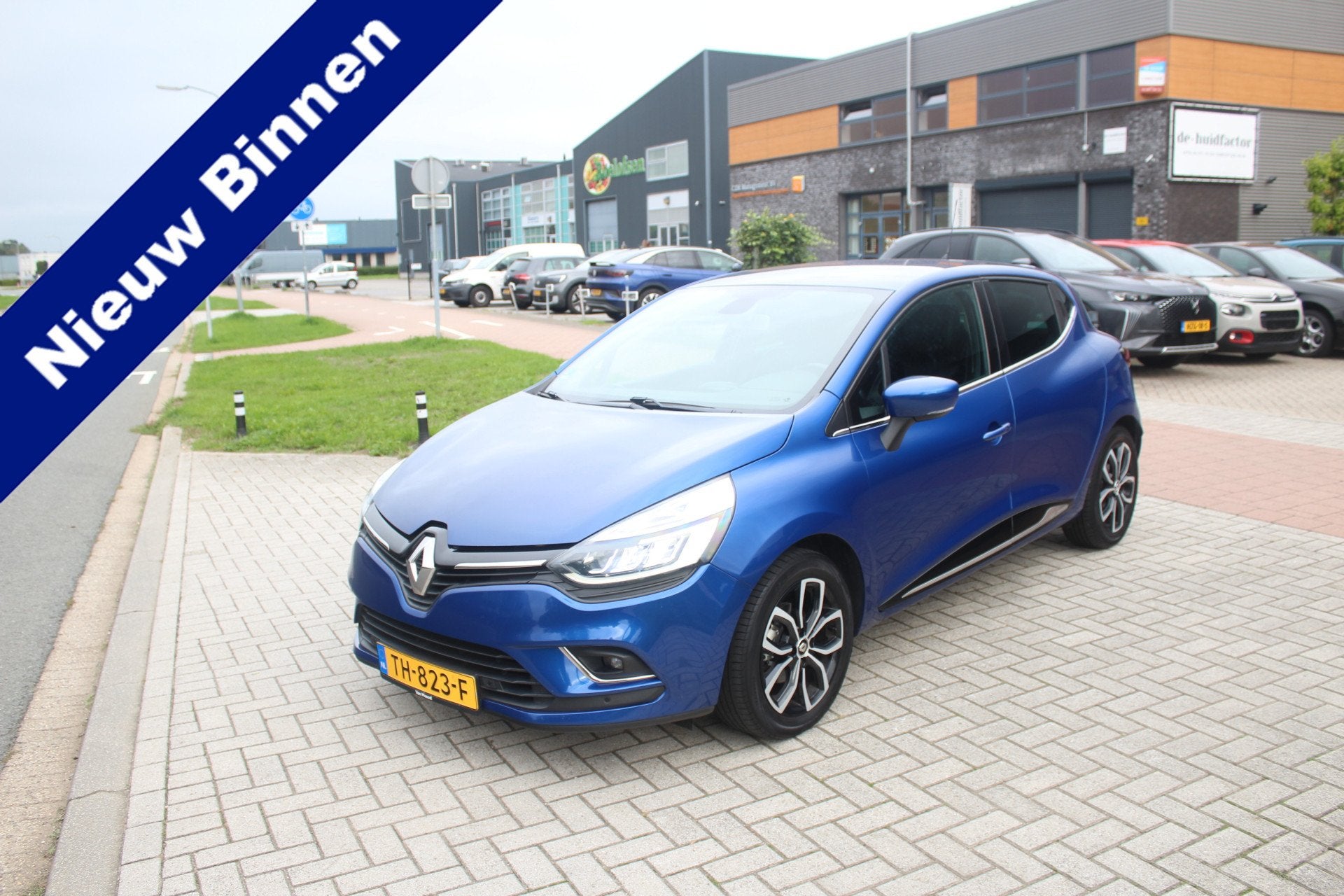 Renault Clio 0.9 TCe Intens Clima-Cruise-Navi-Camera-Led ver, Auto's, Voorwielaandrijving, 898 cc, Gebruikt, Automatische klimaatregeling