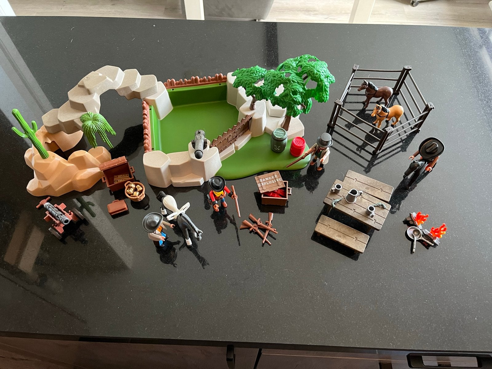 Playmobil Western Fort met figuren en accessoires, Ophalen, Gebruikt