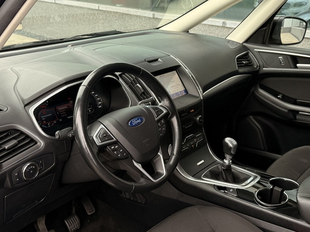 Ford Galaxy 1.5 Titanium 7 Persoons | Stoel/Stuur verwarming, Auto's, Ford, Voorwielaandrijving, Zwart, 4 cilinders, 7 stoelen