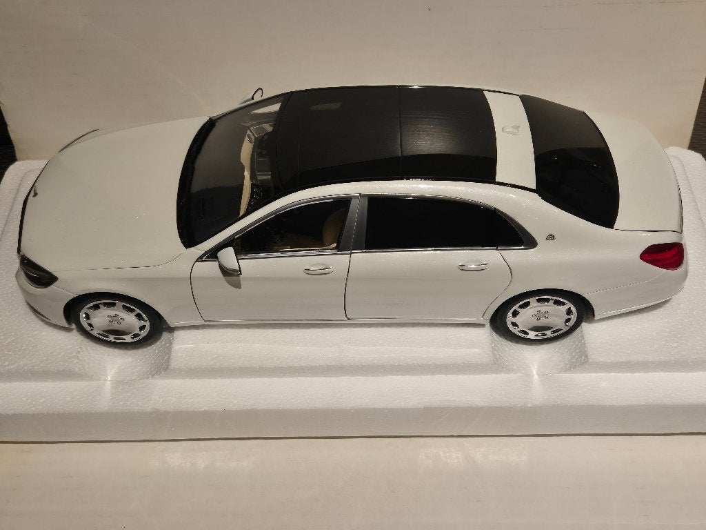 Autoart 1/18 Mercedes Maybach S-Klasse, Hobby en Vrije tijd, Modelauto's | 1:18, Ophalen of Verzenden, Nieuw, Auto, Autoart