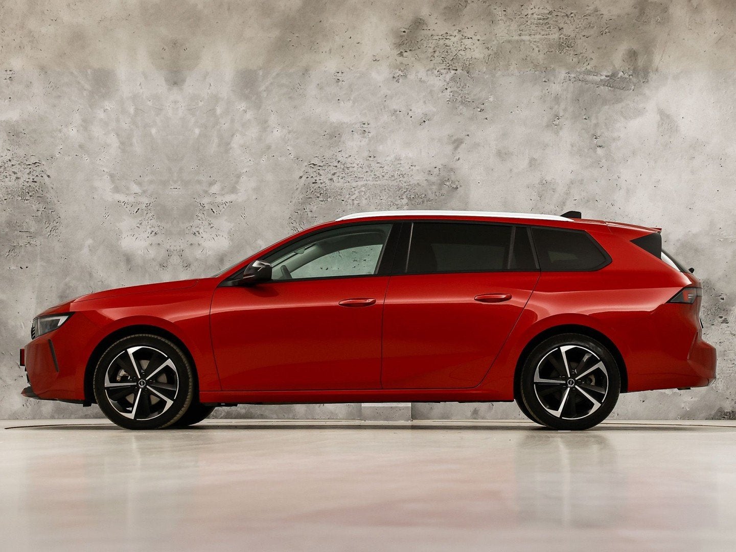 Opel Astra Sports Tourer 1.2 Business Elegance (APPLE CARPLA, Auto's, Voorwielaandrijving, 12 maanden, Gebruikt, 1199 cc