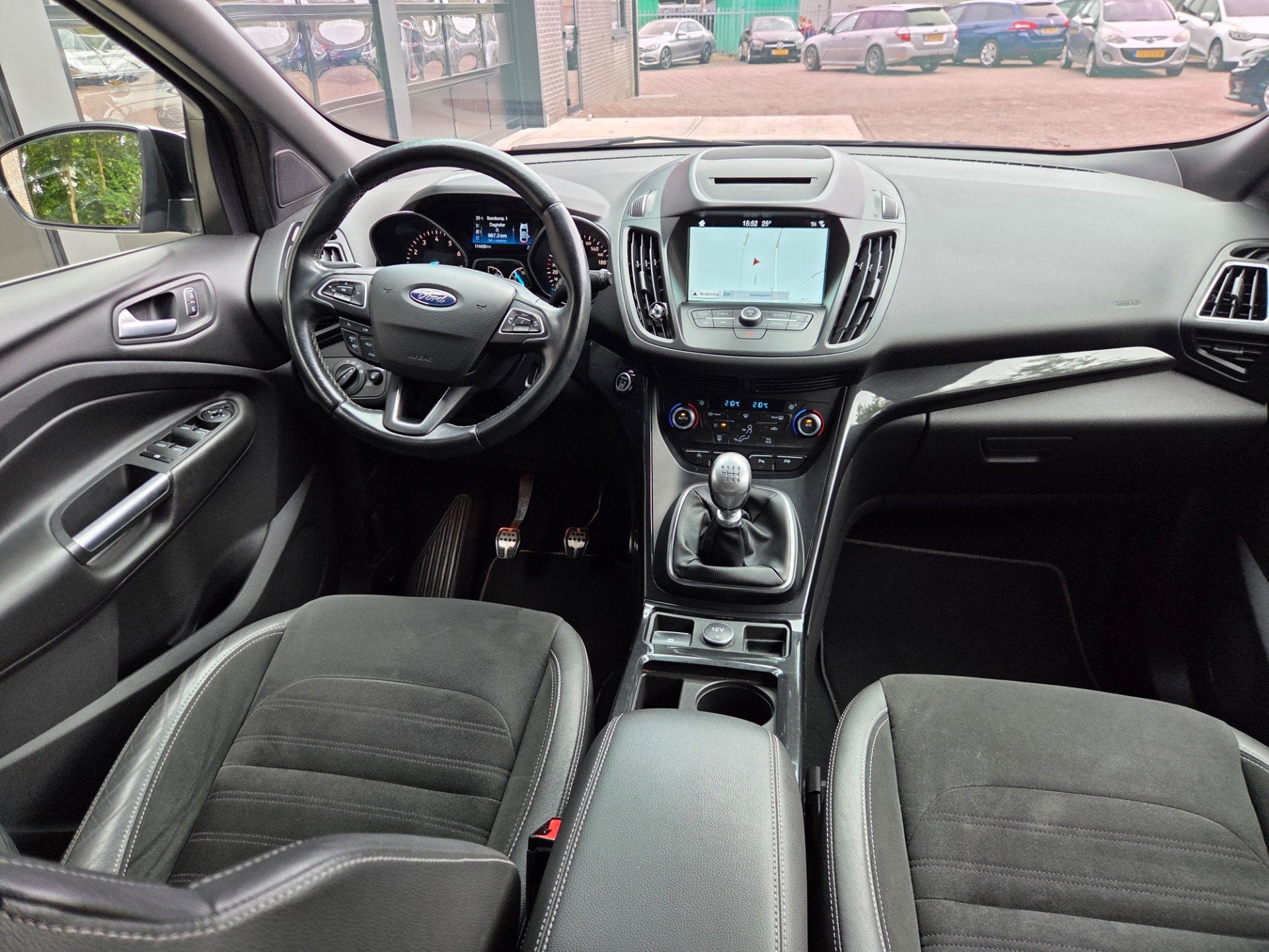 Ford Kuga 1.5 EcoBoost ST Line | 1800 KG trekgewicht, Auto's, Euro 6, 4 cilinders, Leder en Stof, Zwart