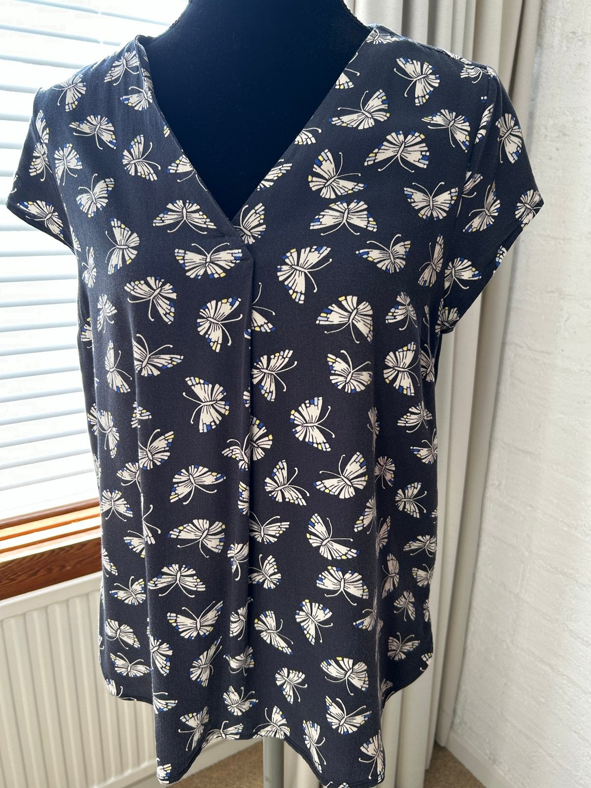 Armedangels shirt met vlinderprint, Maat 42/44 (L), Ophalen of Verzenden, Zo goed als nieuw, Korte mouw