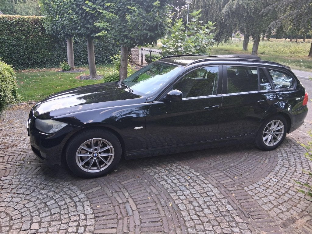 BMW 320D Touring 12-2010, Auto's, Euro 5, 1995 cc, Zwart, 4 cilinders
