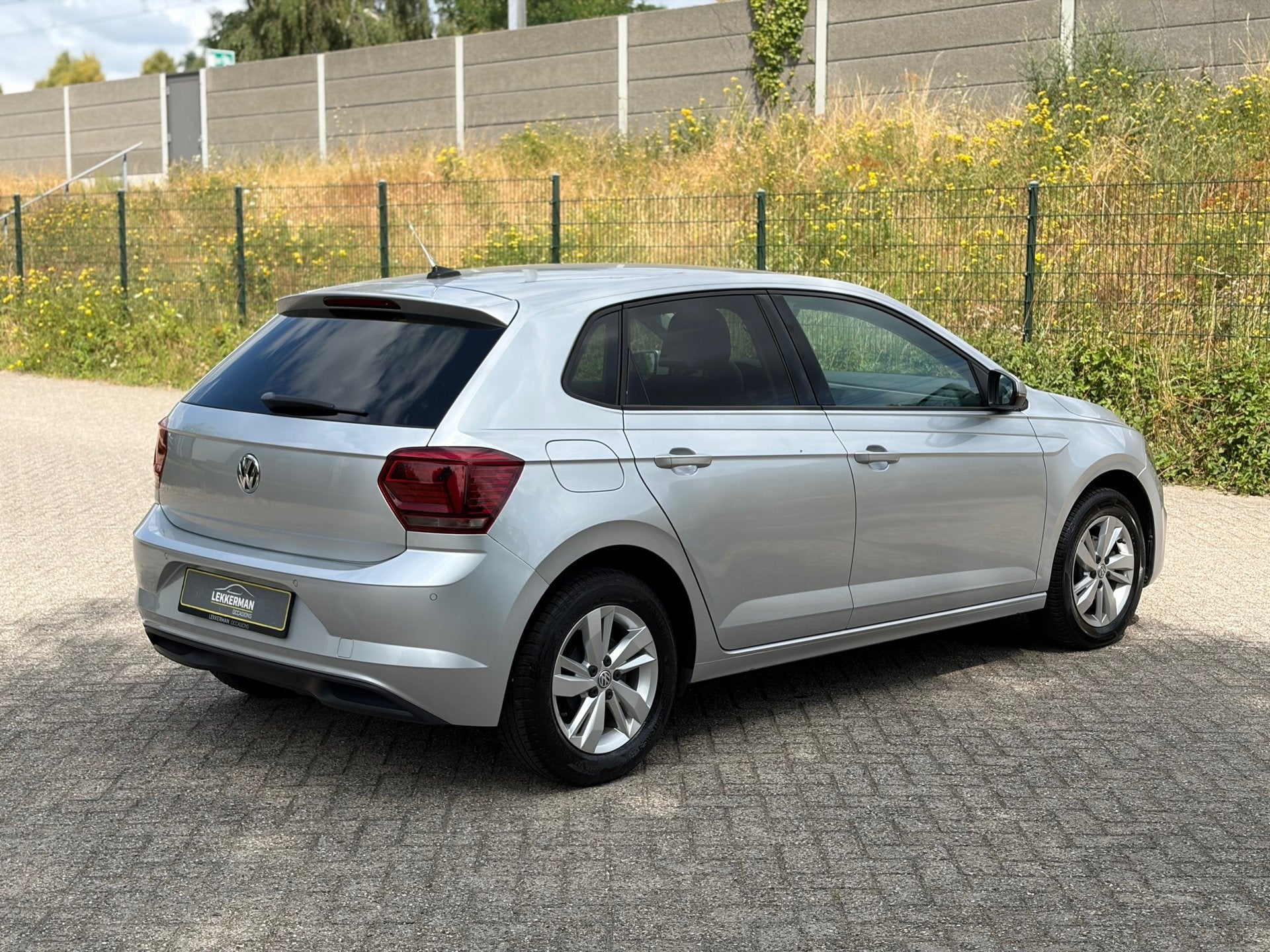Volkswagen Polo 1.0 TSI High Line DSG I CAMERA I UNIEKE KM S, Gebruikt, 95 pk, Origineel Nederlands, Bedrijf