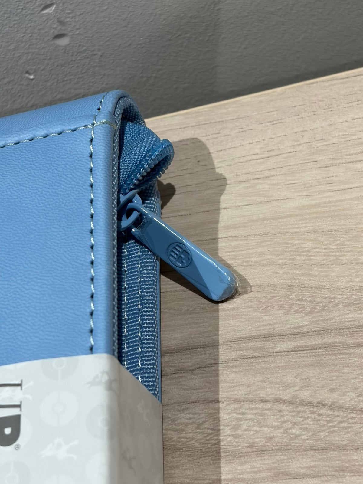 Ultra Pro Elite Series Lucario 12-Pocket Zippered PRO Binder, Ophalen of Verzenden, Zo goed als nieuw