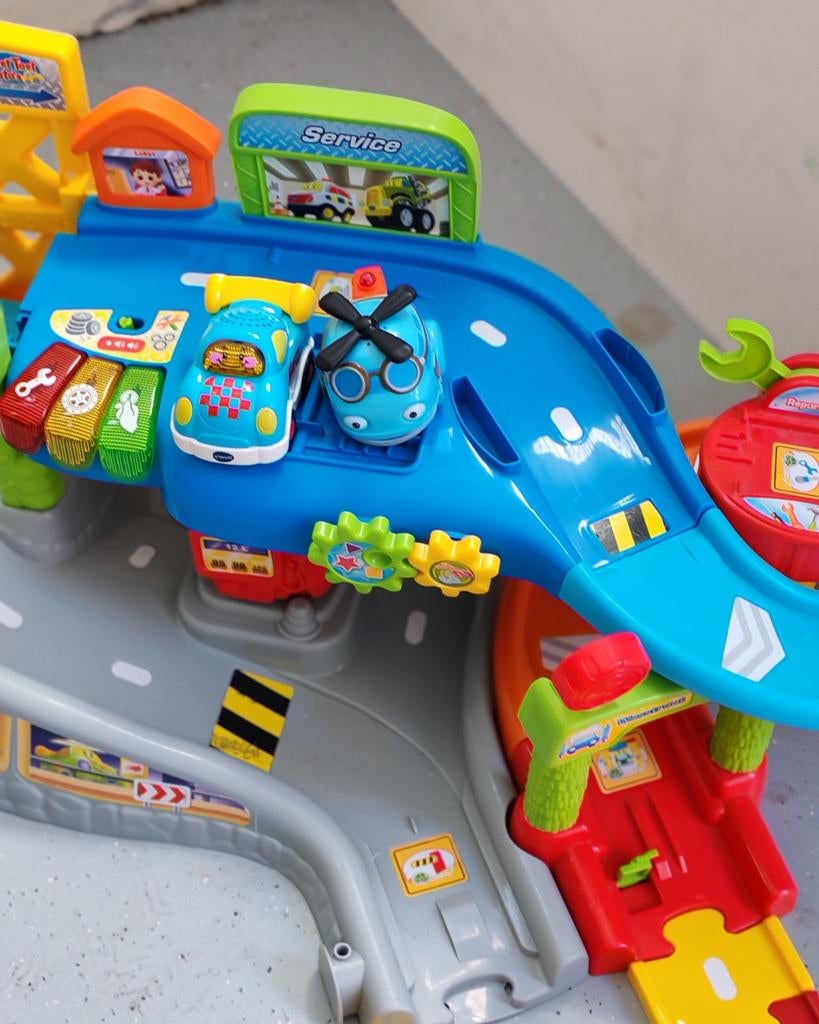 VTech Toet Toet Auto's Garage met Auto en Helikopter, Ophalen of Verzenden, Gebruikt