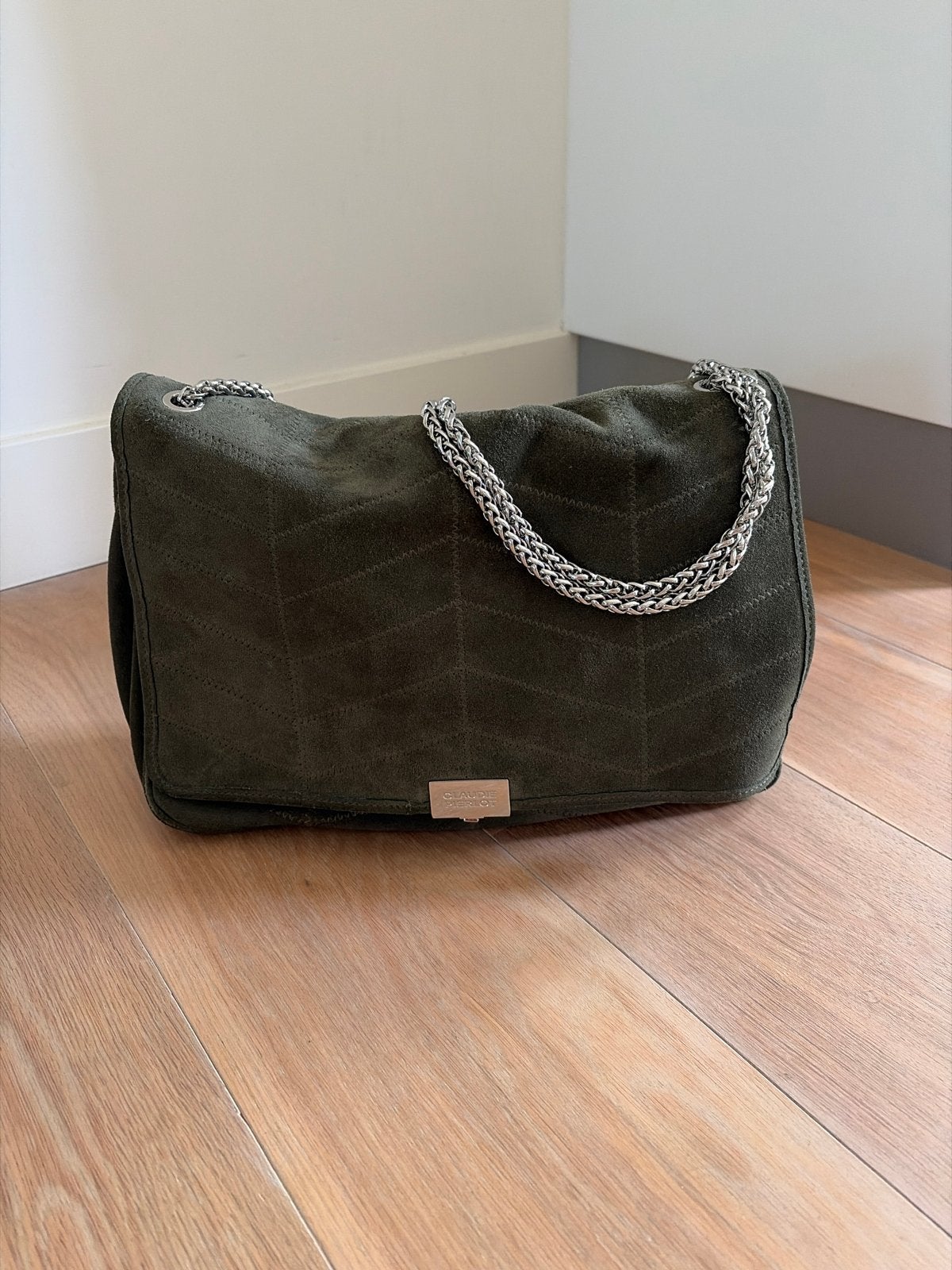 Claudie Pierlot suède schoudertas nieuw, Sieraden, Tassen en Uiterlijk, Tassen | Damestassen, Ophalen of Verzenden, Nieuw, Groen