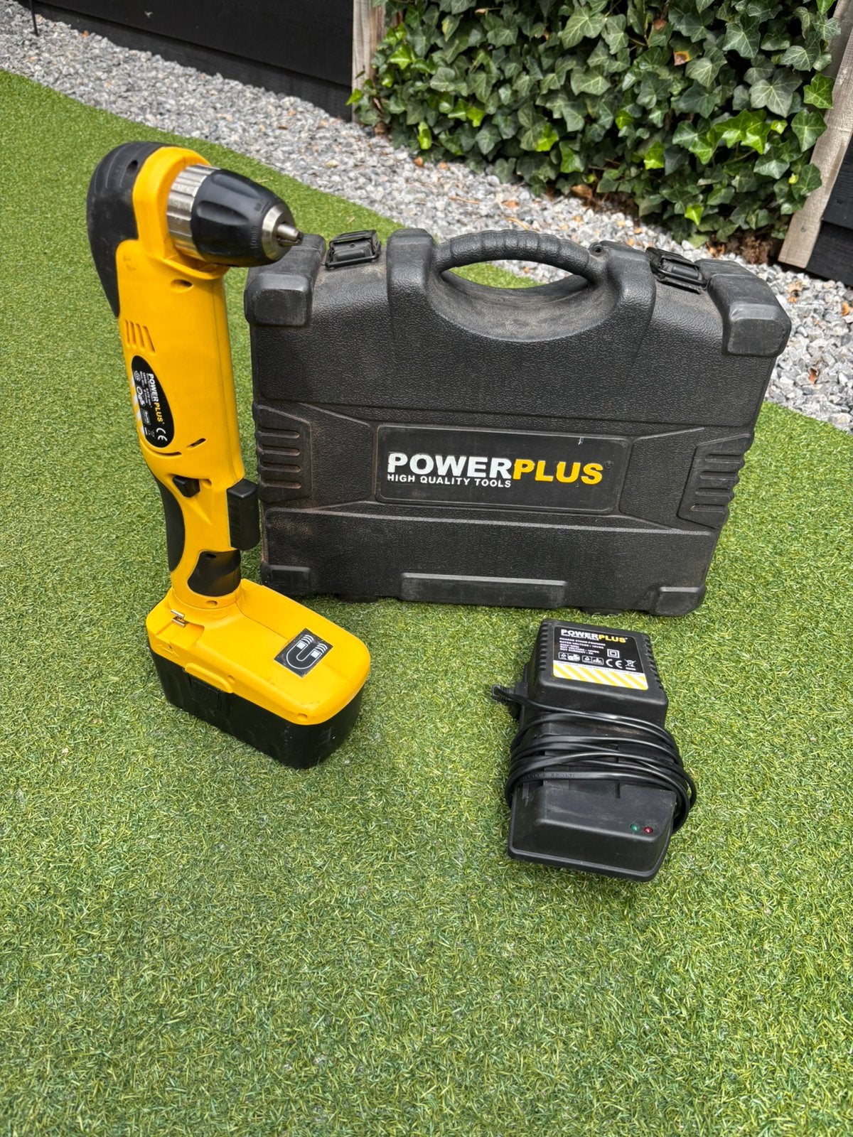 Powerplus POWX008 Haakse Accuboormachine 18V, Ophalen, Zo goed als nieuw, Boor- en Schroefmachine