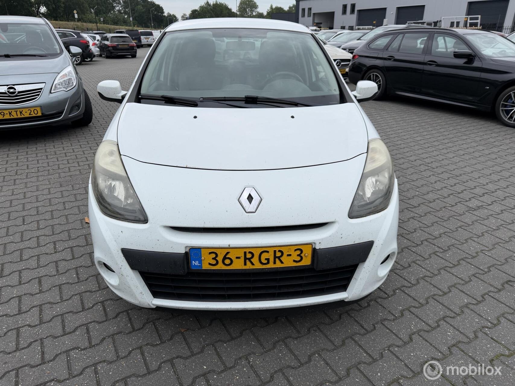 Renault Clio 1.5 dCi Authentique erco, Auto's, Renault, Voorwielaandrijving, Euro 5, Gebruikt, Zwart